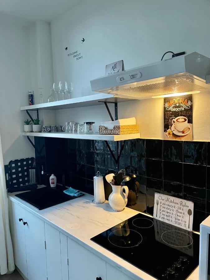 Sleep Inn - Black And White Modern Flat With Cityview Antwerp Luaran gambar