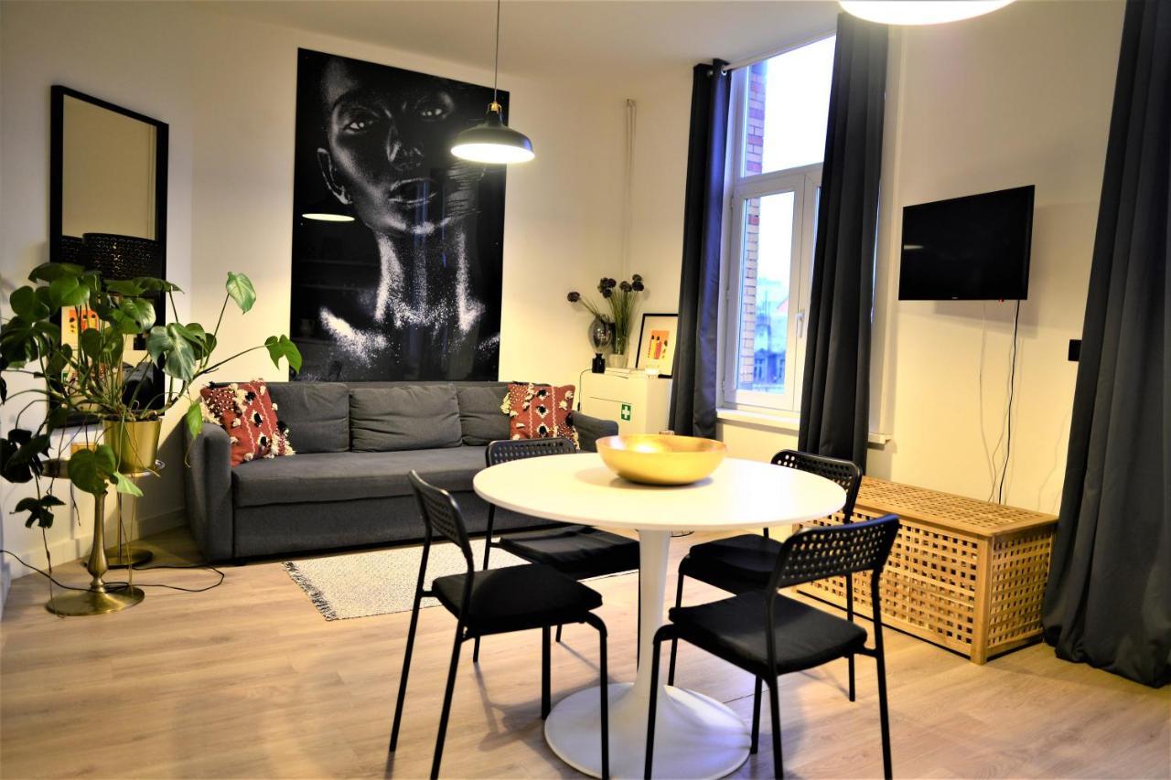 Sleep Inn - Black And White Modern Flat With Cityview Antwerp Luaran gambar