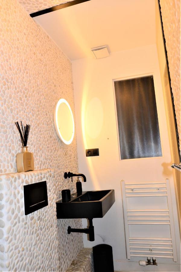 Sleep Inn - Black And White Modern Flat With Cityview Antwerp Luaran gambar